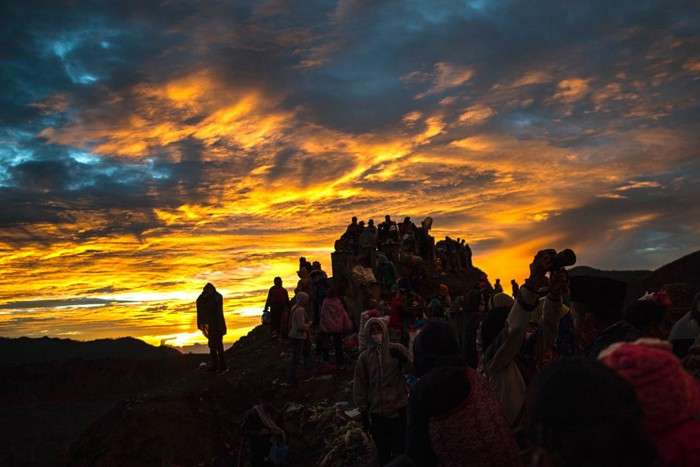کوه‌ آتشفشان برومو _ فستیوال «یادنیا کاسادا» در اندونزی