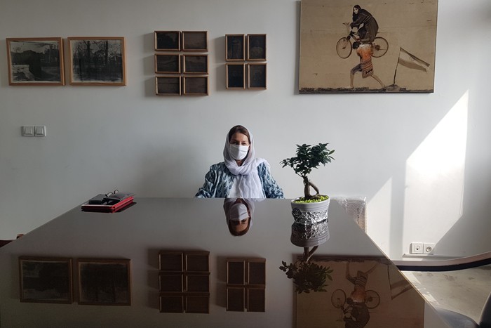 گفتگو با آناهیتا قبائیان مدیر گالری عکس راه ابریشم
