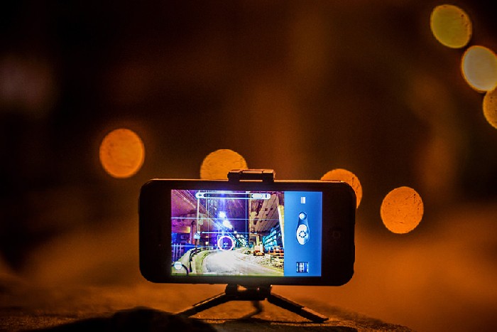 چگونه در شب با موبایل عکس های زیبا بگیریم؟
