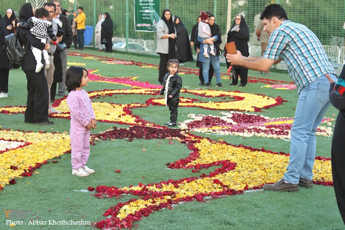 گزارش تصویری _ بزرگ‌ترین فرش سرگل آسیا در محلات