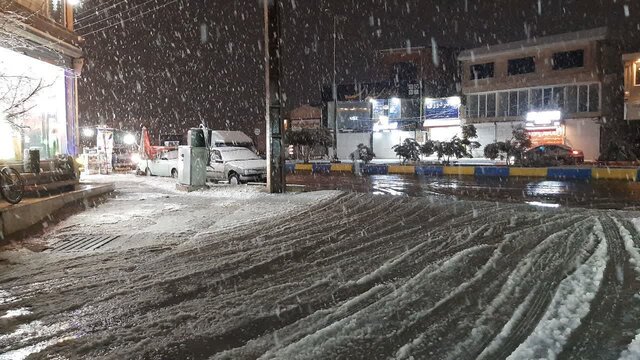 تردد در روستاهای بالادست آمل فقط با زنجیر چرخ امکان پذیر است