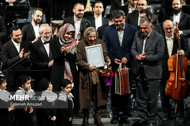 لبخندِ تالار وحدت در کاربردی‌ترین کنسرت ارکستر ملی؛ لطفا به این پیشنهادها فکر کنید