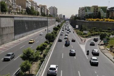 روانسازی تردد در معابر منطقه یک تهران با حذف تخلف پارک حاشیه‌ای