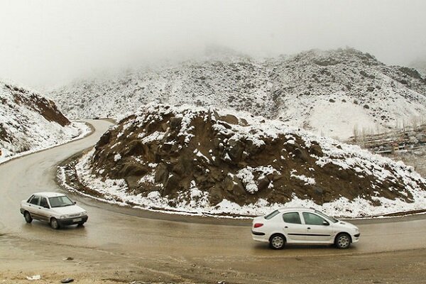 برف سنگین یکی از محورهای ارتباطی خوزستان را مسدود کرد